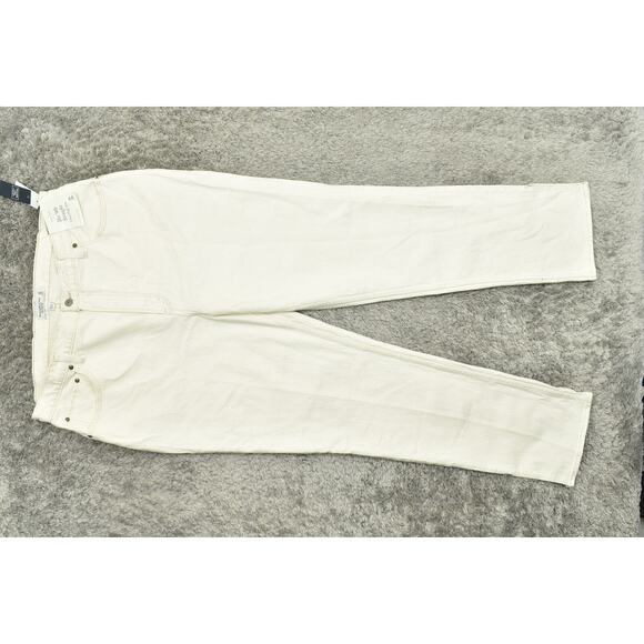NWT Abercrombie Women's Tall 18L Straight Jeans White The 90's Ultra High Rise - Picture 3 of 9
